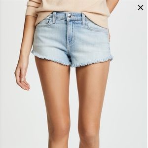 L'AGENCE The Perfect Fit Shorts